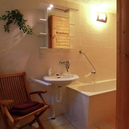 Attraktives Mit Kamin In Waltershausen * Winterstein